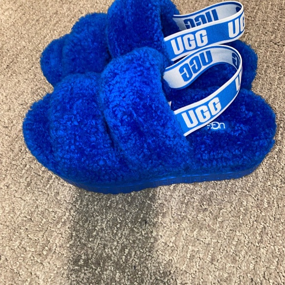 UGG slides - Picture 3 of 3